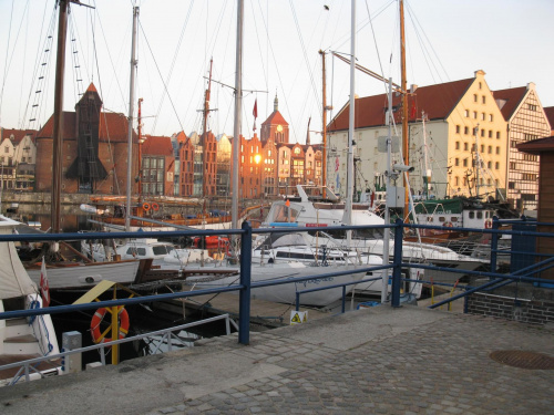 Wschód słońca w Gdańsku Marina gdańska