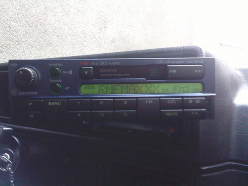 FS: Pink Floyd Gamma IV radio with CD changer control
