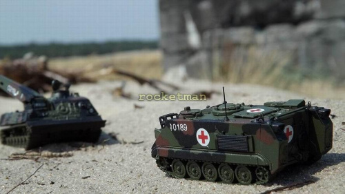 WOJSKO POLSKIE w skali 1:87 wóz zabezpieczenia technicznego Bergerpanzer 2 na podwoziu czołgowym Leopard 1 , wóz ewakuacji medycznej M113A.