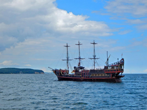Wycieczki "Piratem" dobre przy każdej pogodzie i o każdej porze #żaglowiec #statek #atrakcja #wycieczkowiec