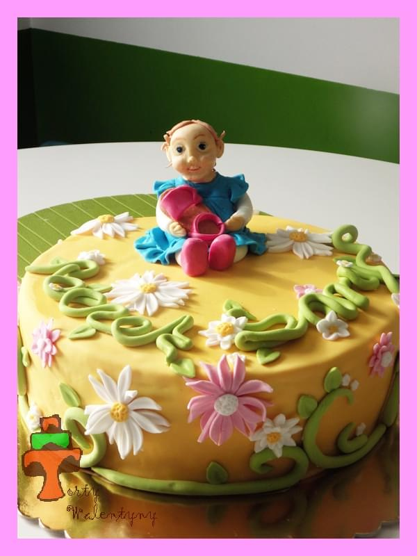 Letni tort na roczek Sary #figurka #kwiaty #roczek #tort #TortDlaDziewczynki #TortyKraków #TortyWalentynki