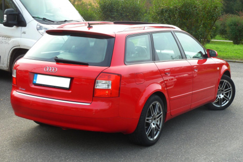 AUDI A4 B6 AVANT Brilliant Red LY3J