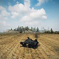 ruski tank samotnie stygnie na polu
