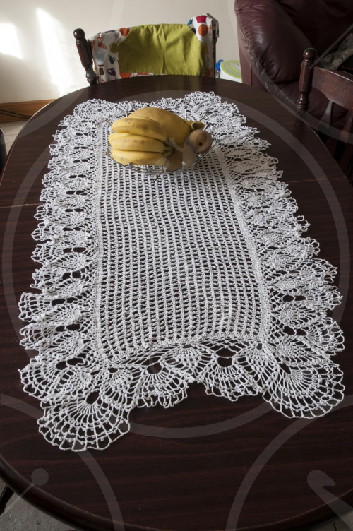 Bieżnik z ananasami dookoła 115x60 cm #bieżnik #crochet #crochetting #knitting #obrus #ozdoby #RobótkiNaDrutach #szydelkowanie #szydełko