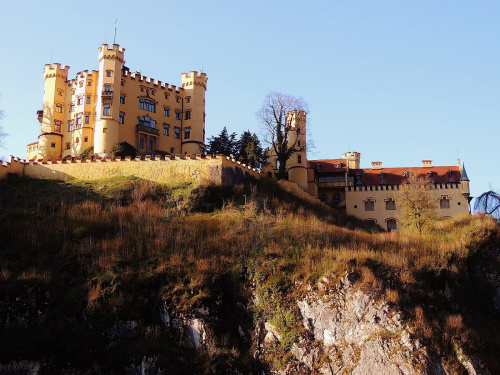 widok na piękny zamek Maksymiliana ojca Ludwika szalonego